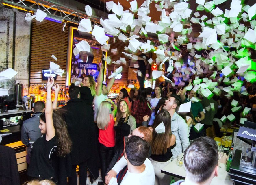 Bucharest: Weekend Pub Crawl - Solo visitors and mixed groups