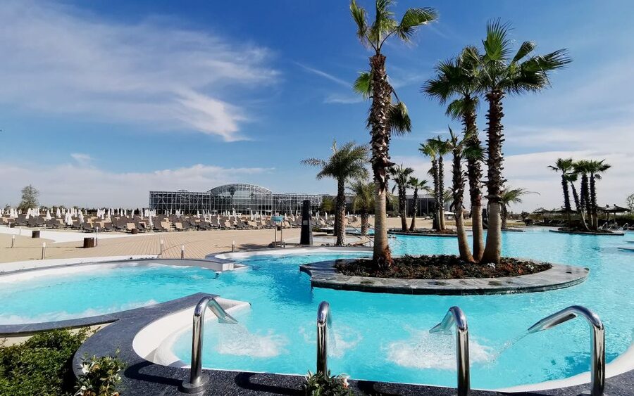 Bucuresti: Therme Bucharest Evening Entry Ticket & Transfer - What happens when you arrive