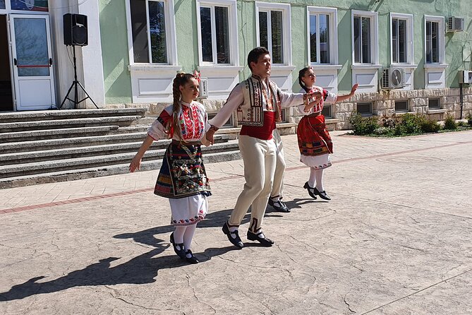 Bulgaria Day Trip - Private Tour from Bucharest - Veliko Tarnavo & Arbanasi - Two hours among the hills of Veliko Tarnovo