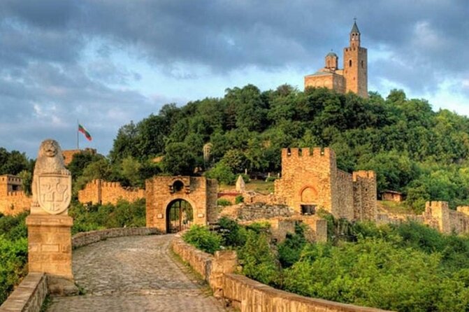 Bulgaria -Private Tour- Basarbovo, Arbanasi, Veliko Tarnovo - Guides, vehicles, and the private format
