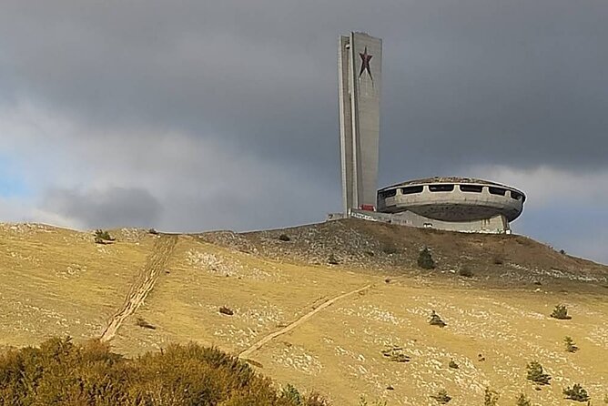 Buzludzha Monument and Tsarevets Fortress in Bulgaria Private - What the private guide adds