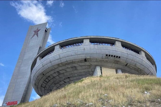 Buzludzha Monument and Tsarevets Fortress in Bulgaria Private - Weather and clothing at the summit