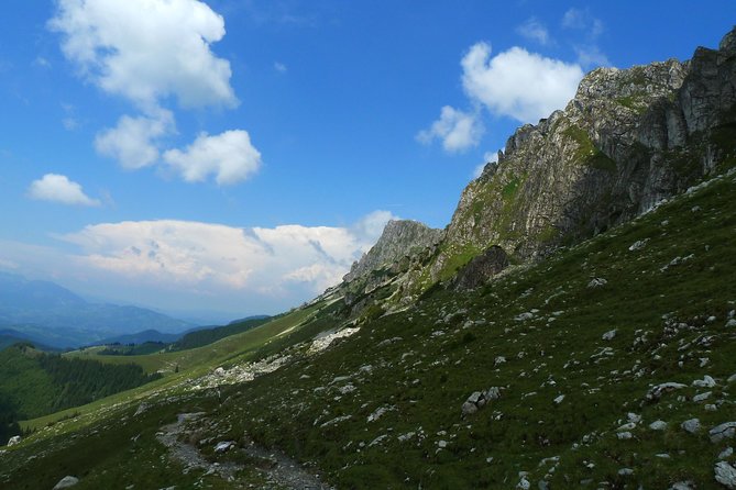 Carpathians in Romania: Bucegi Natural Park with native Spanish guide. - Practical preparation for an eight-hour mountain day
