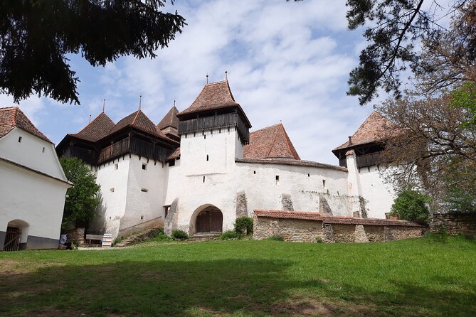 Castle Tour of Transylvania - Peleș Castle is the second day’s main reward