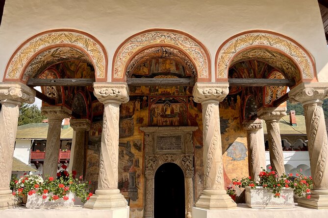 Castles Tours from Brasov - What the guide adds to the day
