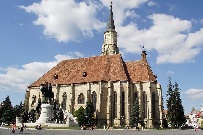 Cluj - walking city tour - Matia Corvin House and the city’s royal past