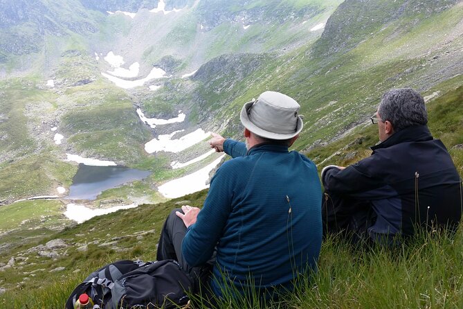 Day Hike in Carpathian Mountains for all levels in five areas - A mountain hut gives the hike a welcome pause