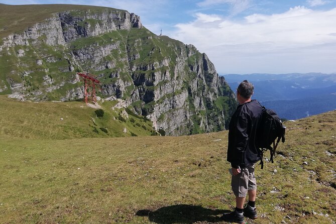 Day Hike in Carpathian Mountains for all levels in five areas - The route, from forest paths to mountain meadows