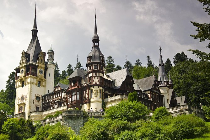 Day Trip Through Brasov in Transylvania and Bran, Peles, and Rasnov Castles - Bran Castle, Dracula, and the limits of the legend