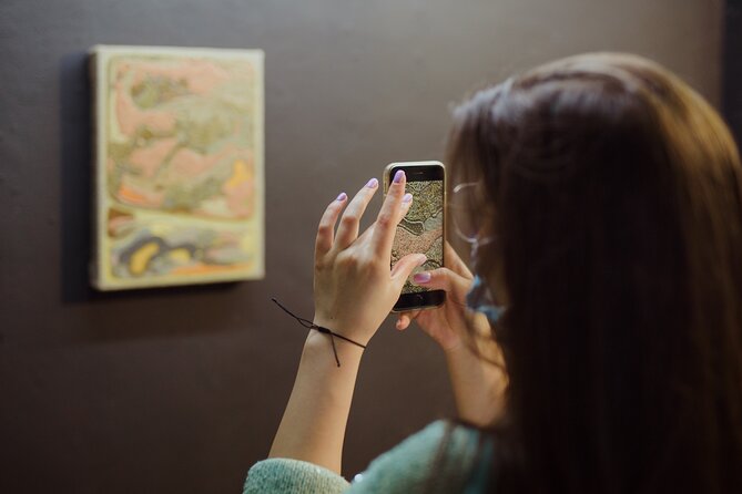 Discover the local art scene with ArtCrawl - Thirty minutes at Galeria Quadro