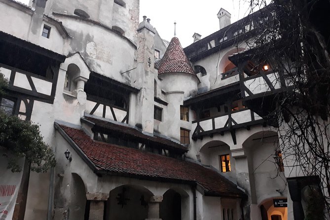 Dracula's Castle & Peles Palace Tour from Bucharest Including Brasov Old Town - Lunch before Bran Castle