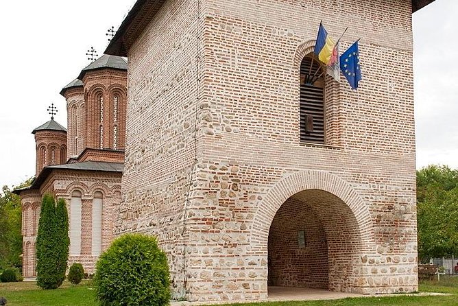 Dracula's Tomb and Mogosoaia Palace, Private Tour from Bucharest - Timing, weather, and booking advice