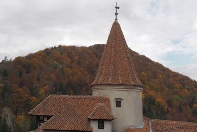 Discover Bran Castle and Râșnov Fortress