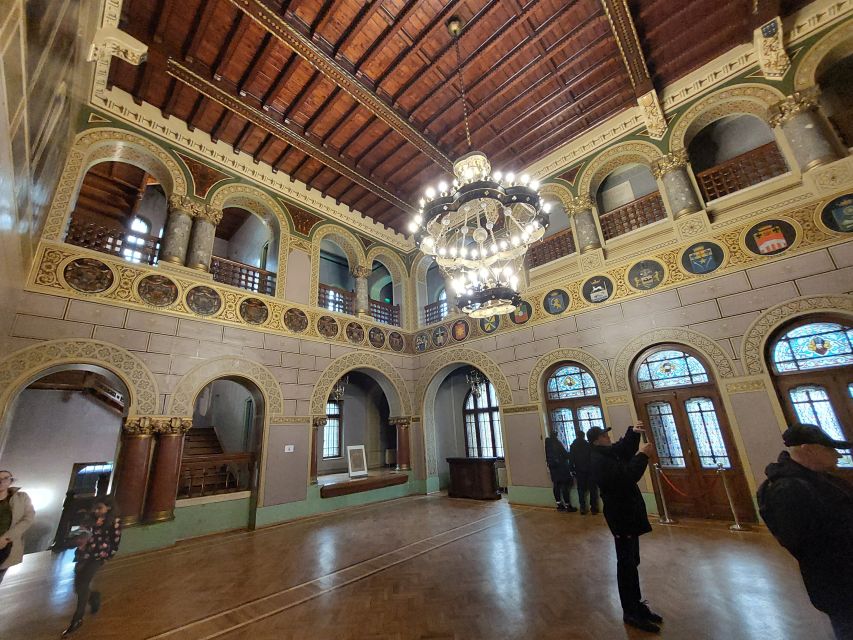 From Brasov: Peles Castle, Bran Castle & Cantacuzino Castle - The guides make the packed schedule manageable