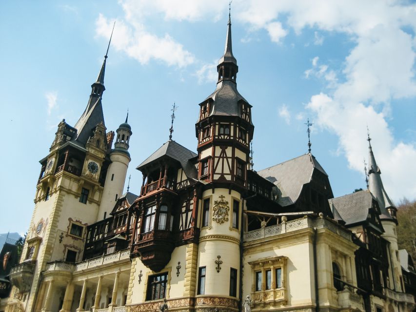 From Bucharest: Day Trip to Dracula and Peles Castle - What the guide adds to the day