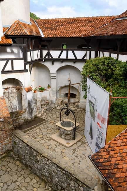 From Bucharest: Dracula's castle, Peles Castle and Brasov - The road time and the shape of the day