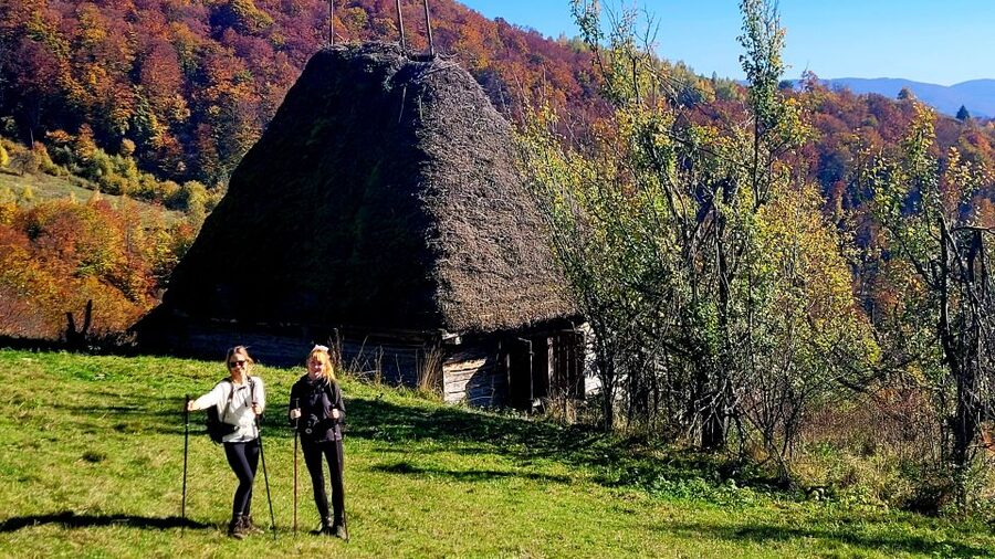 From Cluj-Napoca: Apuseni Mountains Hiking Guided Day Tour - Scarita-Belioara’s white cliffs and open views