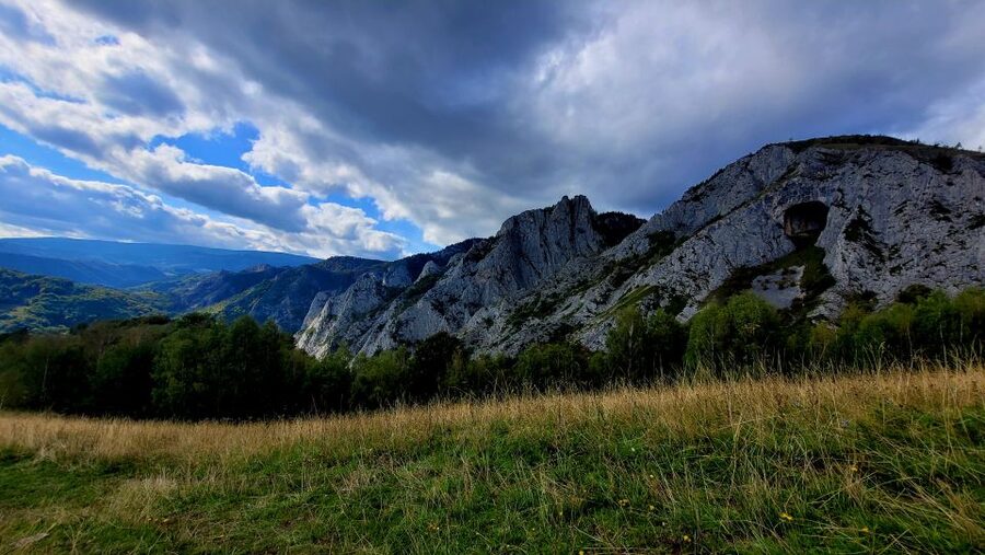 From Cluj-Napoca: Apuseni Mountains Hiking Guided Day Tour - Sipote Waterfall and Dumesti, if the clock allows