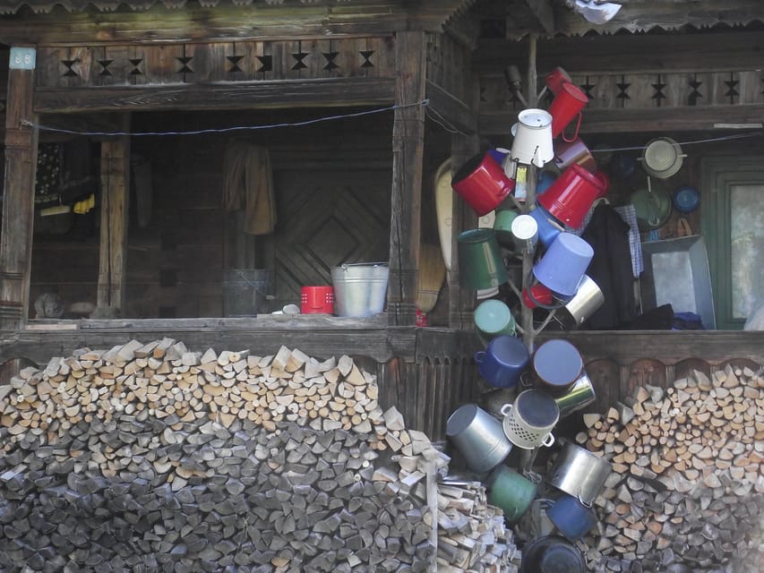 From Cluj-Napoca: Maramures Day Tour - A preserved village and lunch with local people