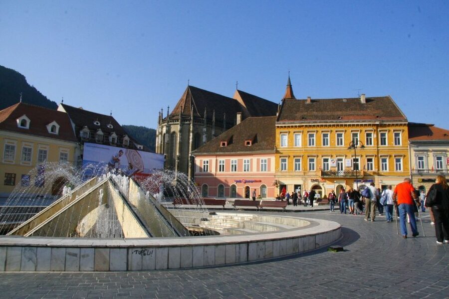 From Sibiu: Day Tour to Brasov and Dracula's Castle - One hour to explore on your own