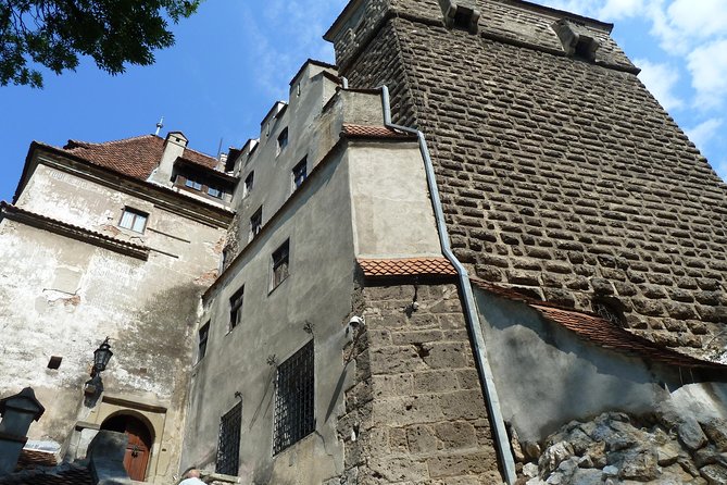 Guided visit in Spanish to the Castle of Dracula in Bran (native Spanish guide). - The $48.16 price and what you still pay