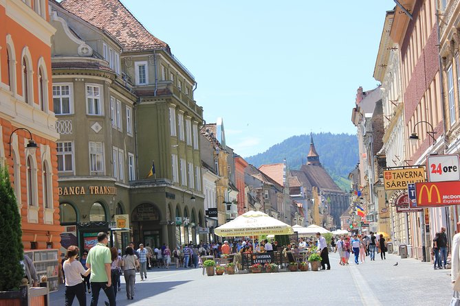 Guided visit in Spanish to the medieval center of Brasov (native Spanish guide). - Why Brasov works so well on foot