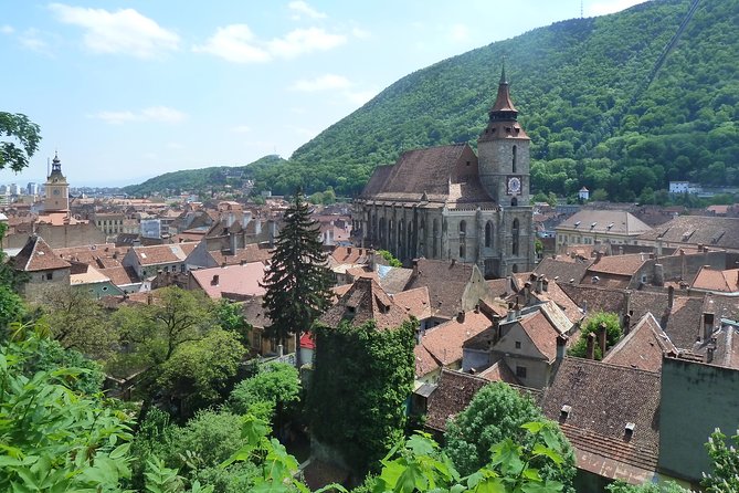 Guided visit in Spanish to the medieval center of Brasov (native Spanish guide). - What the private format changes