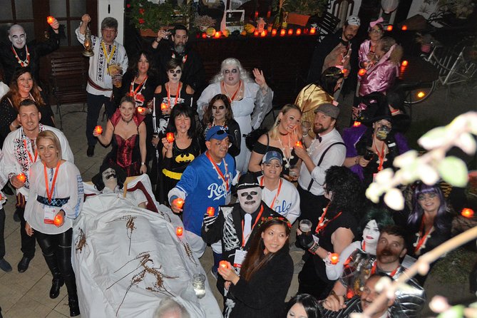 Halloween tour with 2 Halloween parties one at Bran Castle - Who should book this experience?