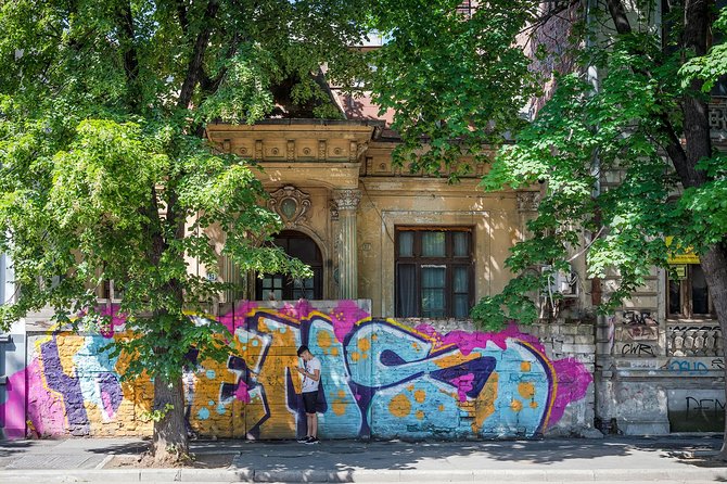 Instahood Stories - The hidden tavern and the value of local stories