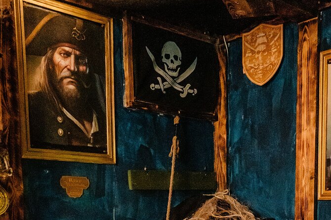 Legend of Skull Island Immersive Escape Room Experience - English play and the role of the game master