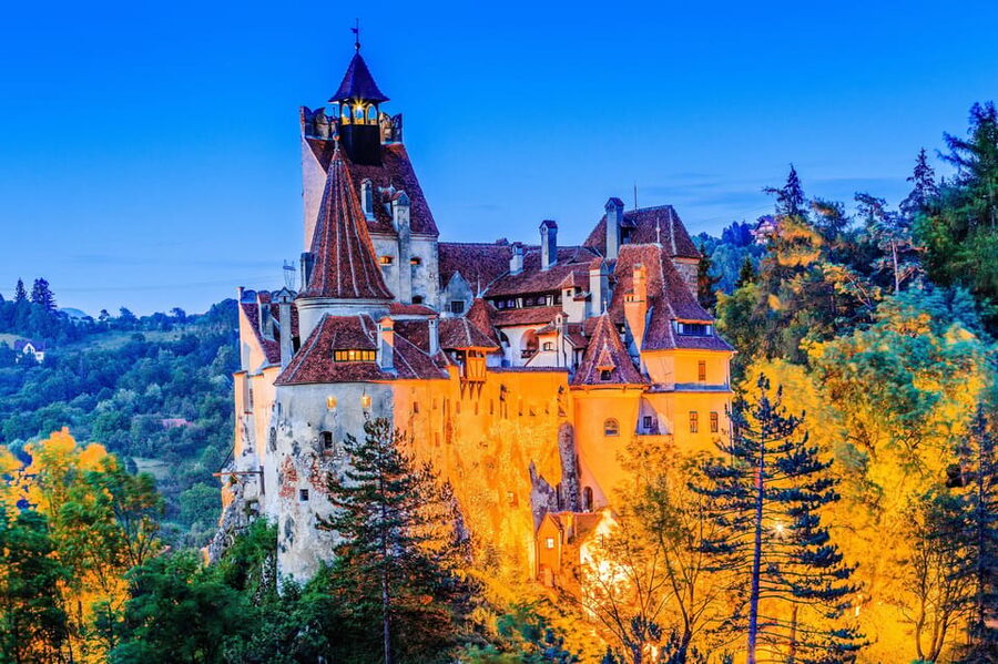 Minivan 8: Peles & Dracula's Castle and Brasov Full-Day Trip - Three major sights from Bucharest in one day