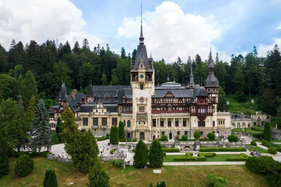 Minivan 8: Peles & Dracula's Castle and Brasov Full-Day Trip - Why the day can last longer than 12 hours