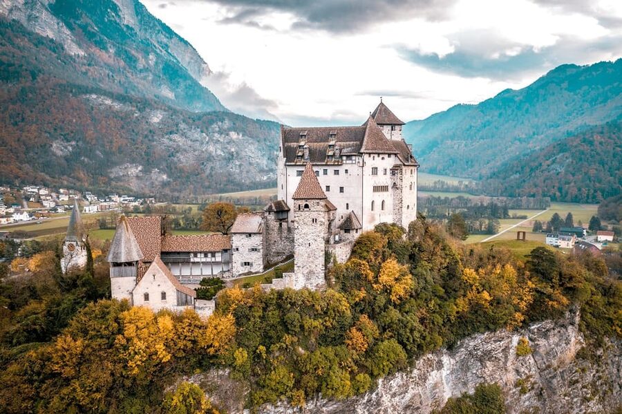 Minivan 8 Places : Dracula Castle, Peles, & Brasov Day Tour - Peles Castle, Romania’s royal showpiece