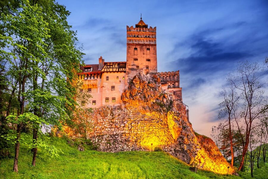 Minivan 8 Places : Dracula Castle, Peles, & Brasov Day Tour - How to prepare for the 12-hour outing