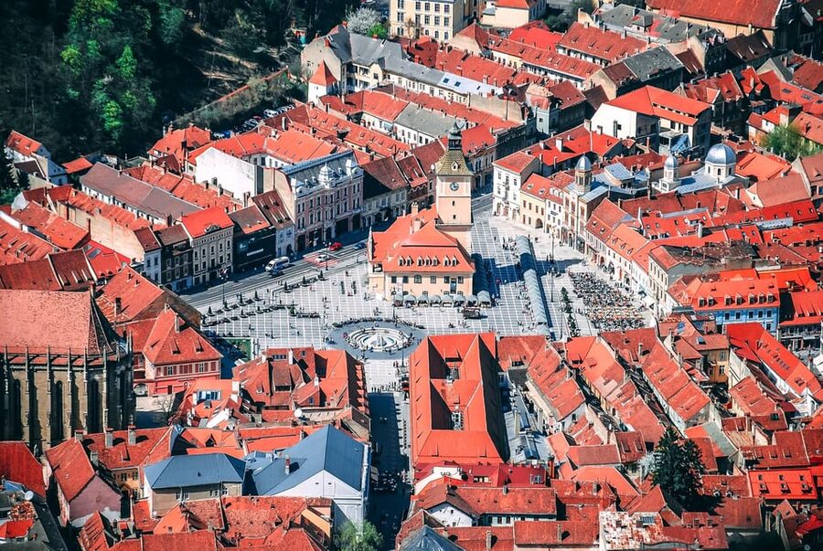 Minivan 8 Places : Dracula Castle, Peles, & Brasov Day Tour - Who should book this tour?