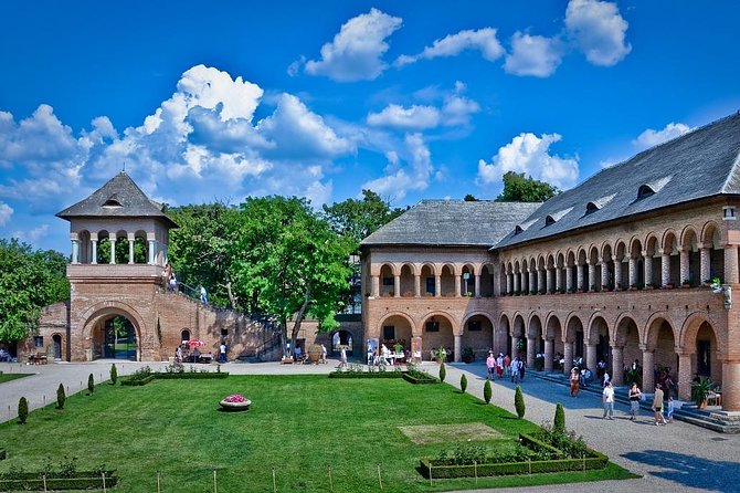 Mogosoaia Palace & Snagov Monastery: Private tour from Bucharest - Why these two Bucharest day-trip stops work well together