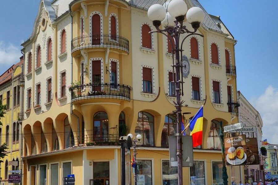 Oradea city tour - Who will get the most from this walk