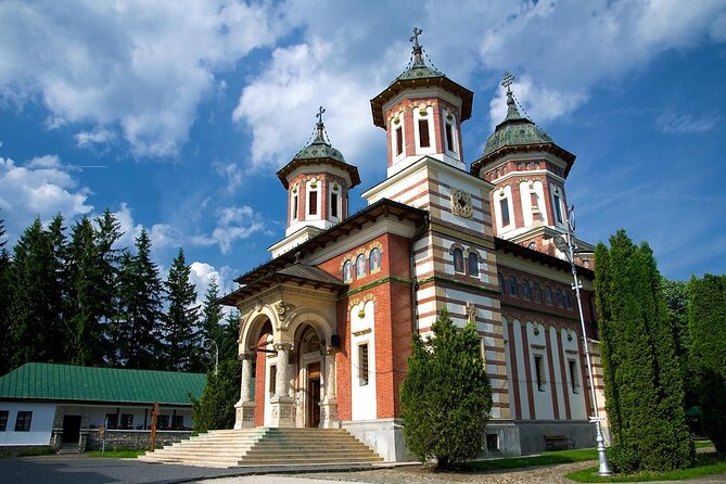 Peles & Cantacuzino Castles: Gourmet Wine & Cultural Day trip - Cantacuzino Castle and the three-wine tasting