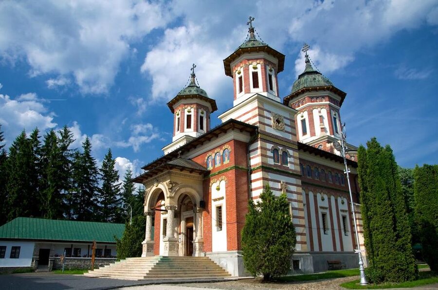 Peles & Cantacuzino Castles: Gourmet Wine & Cultural trip - Three Romanian wines with local cheese