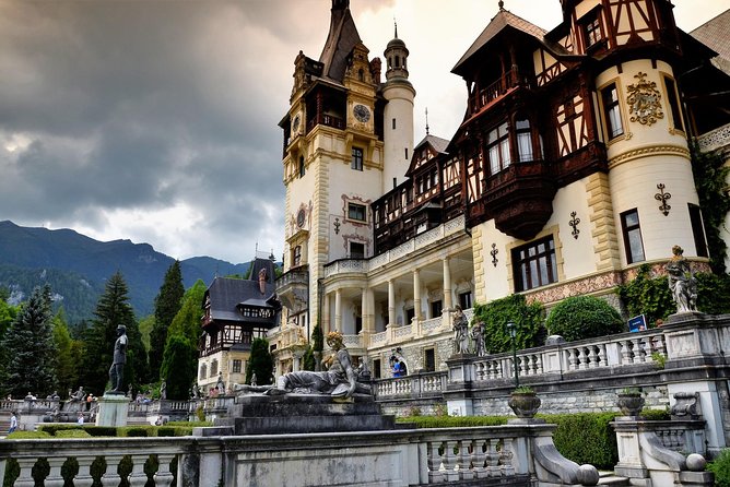 Peles Castle Skip-The-Line Guided Tour - The uphill approach from Sinaia