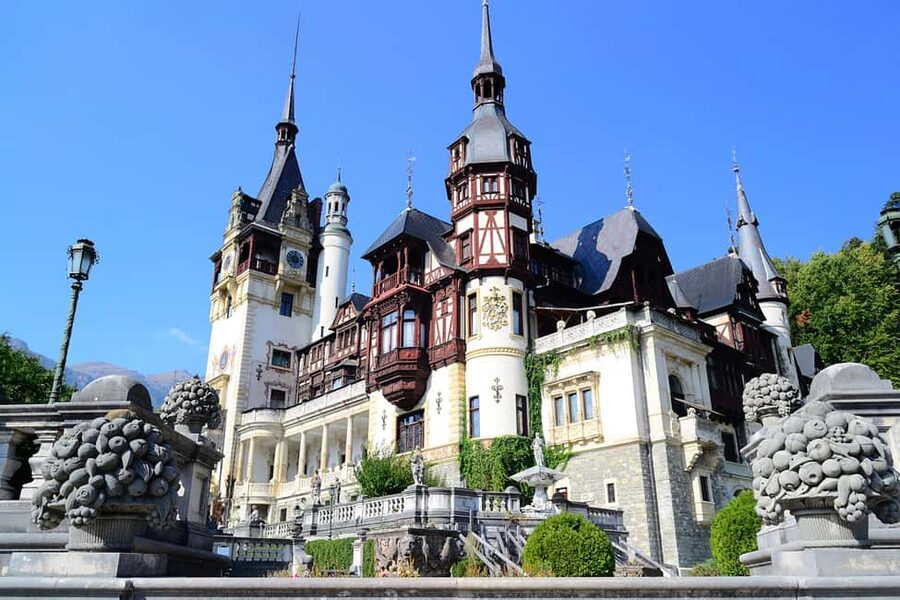 PREMIUM TOUR (6 Pax) Bucharest, Peles&Bran Castles & Brasov - The ride from Bucharest to Sinaia