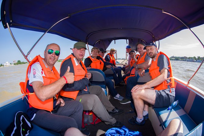 PRIVATE 4-5h speedboat tour to the village Mila23 - Who will enjoy this Mila 23 outing