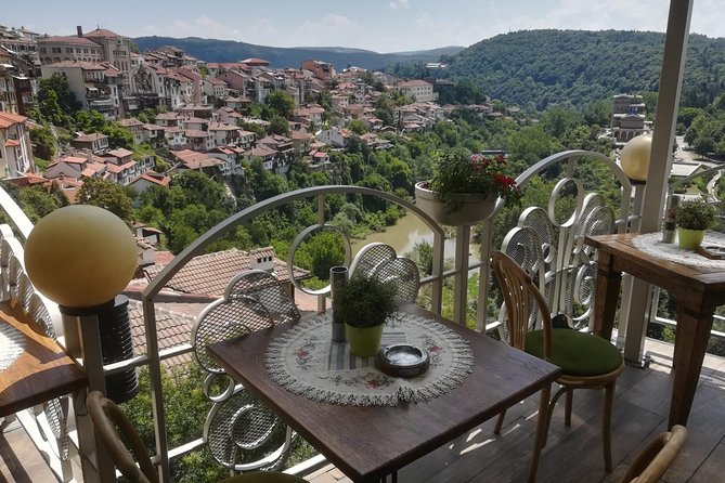 Private Day Trip to Bulgaria and Veliko Tarnovo from Bucharest - Tsarevets Fortress and the climb above the valley