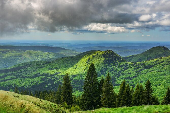 Private Daytrip Hike to Bucegi Mountains - Scropoasa Lake in changing weather