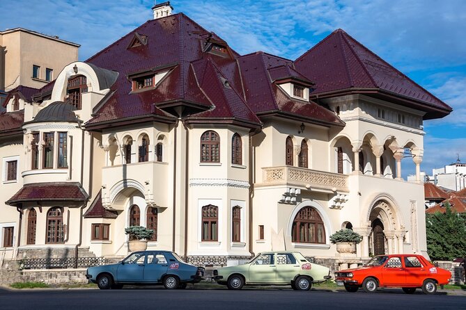 Private: RedPatrol Bucharest Contrasts Tour in a Vintage Car - Ferentari and the former Rocar factory: the hard part of the story