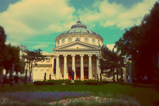 Private Sightseeing Tour of Bucharest - Palace of Parliament: the giant first impression