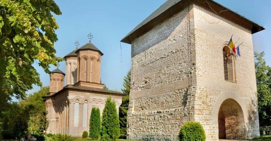 Private Tour from Bucharest to Dracula's tomb and Mogosoaia - Separating Vlad Țepeș from Dracula fiction