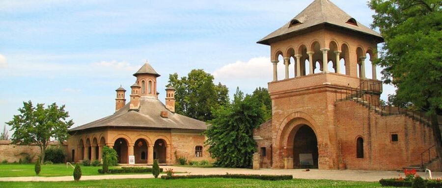 Private Tour from Bucharest to Dracula's tomb and Mogosoaia - Why a private group can be worth $117