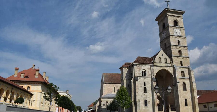 Private tour to Turda Salt Mine, Rimetea and Alba Iulia - Lunch in the Trascău Mountains