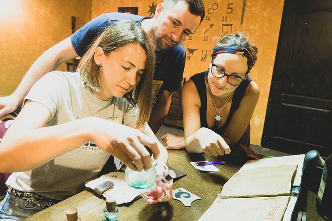 Save King's Landing - In search of Wildfire | Escape Room Brasov - A private activity for friends, families, and coworkers